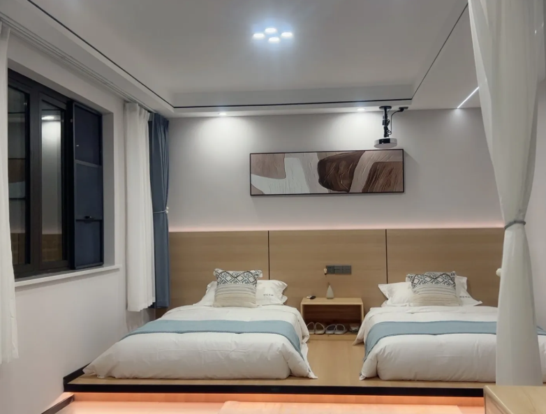 自己开民宿累到吐血？加盟托管代运营不香吗？