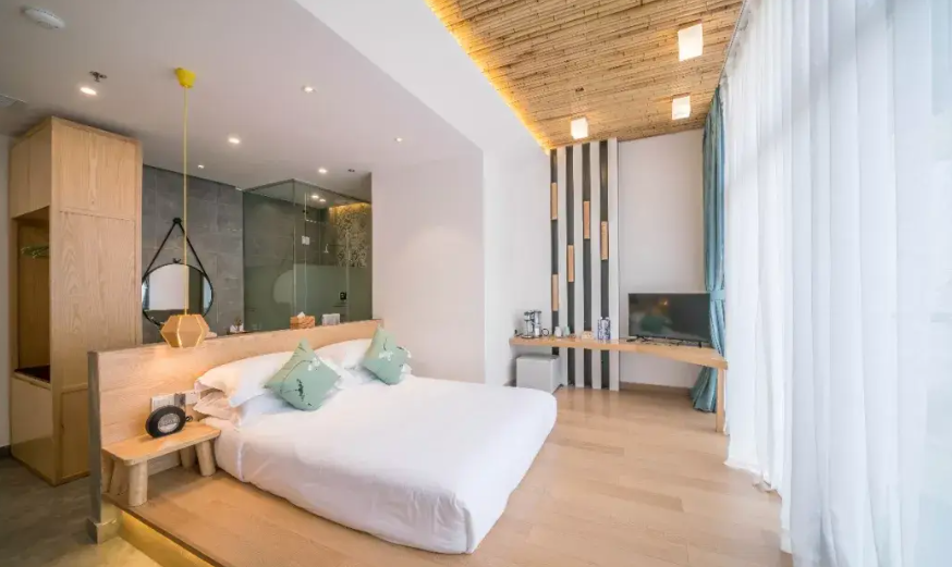 民宿老板想躺赚？全托管公司真能救你破生意？