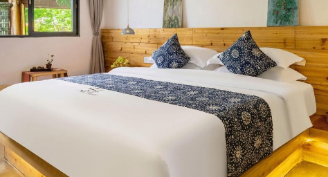 民宿老板熬夜秃头？托管公司凭啥轻松躺赚？